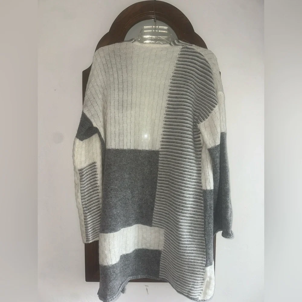 Hem & Thread Gray and Cream Colorblock Cardigan - Picture 2 of 3